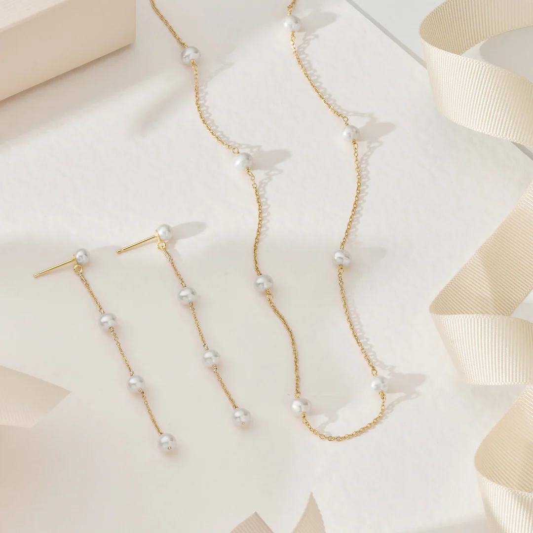 Gold Four Pearl Drop Earrings and Ten Pearl Choker Gift Set - Image 3