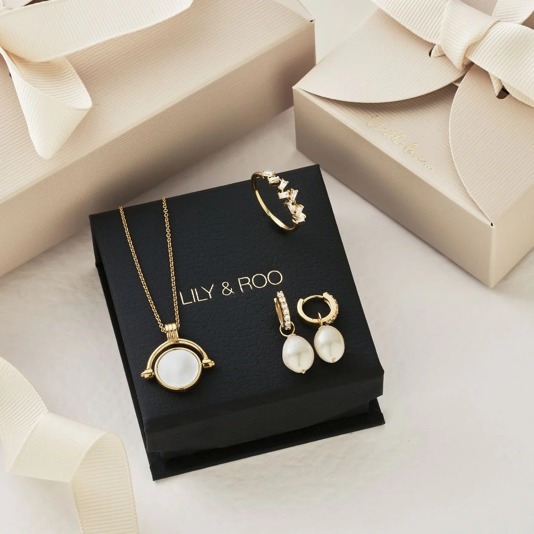 Gold Mother of Pearl Spinning Disc Necklace - Image 7