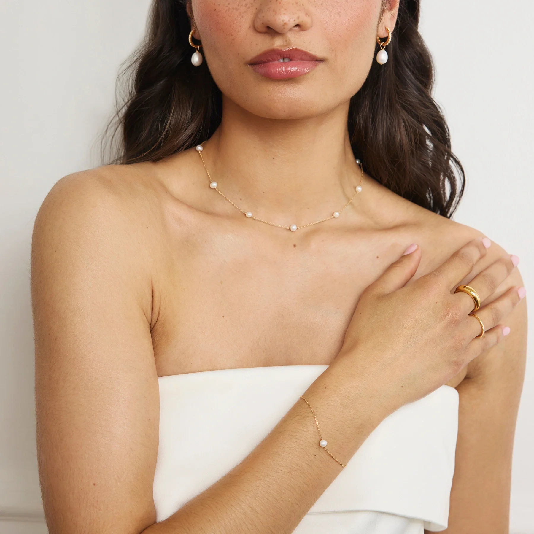 Gold Single Pearl Bracelet - Image 4